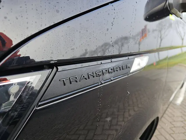 Volkswagen Transporter 2.0 TDI 2022 Diesel 18