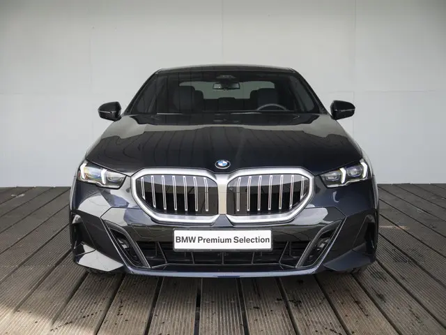 BMW 5 Serie Sedan 520i 2025 Benzine 3