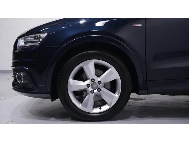 Audi Q3 2.0 TFSI quattro S Edition 2013 Benzine 13