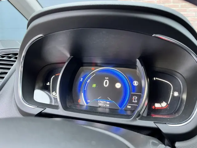 Renault Grand Scénic 1.2 TCe Bose / 2017 Benzine 17