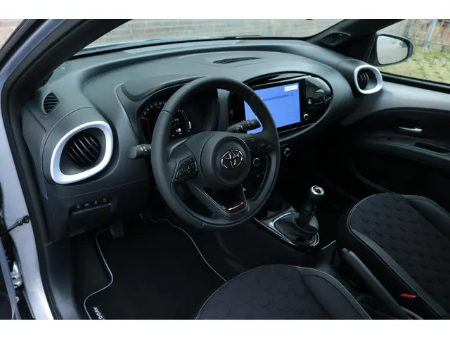 Toyota Aygo X 1.0 VVT-i MT JBL, 2025 Benzine 34