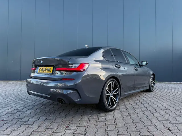 BMW 3 Serie 320i M-sport / H&K / HUD / 360 camera 2019 Benzine 8