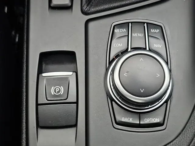 BMW X1 sDrive18i 2018 Benzine 28