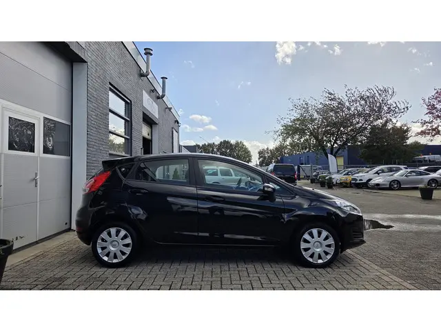 Ford Fiesta 1.25 Style 2015 Benzine 6