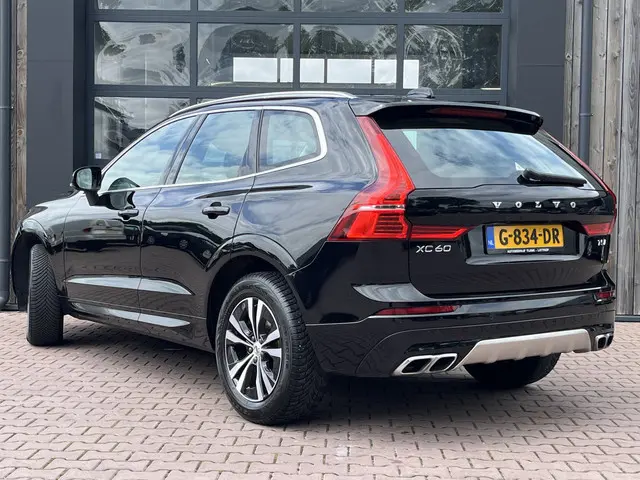Volvo XC60 2.0 T5 Momentum Pro 2019 Benzine 2