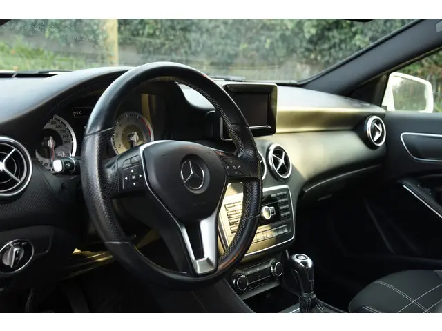 Mercedes-Benz A-Klasse 180 Prestige 2013 Benzine 6