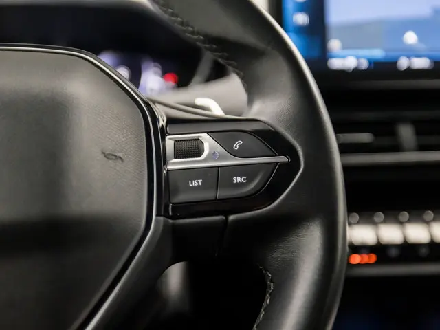 Peugeot 3008 1.2 PureTech Allure Sport 2021 Benzine 22