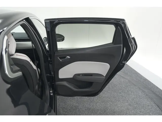 Renault Clio TCe 130 EDC Initiale Paris 2020 Benzine 78