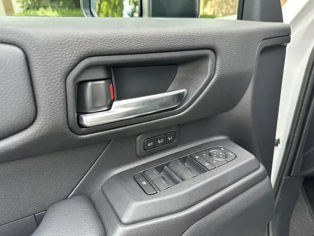 Toyota Land Cruiser 2.8 D-4D President 2025 Diesel 15