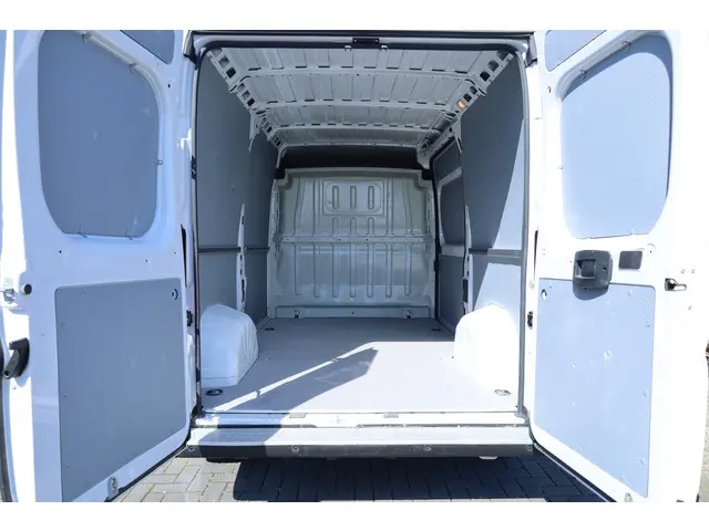 Opel Movano 2.2D 140 L2H2 Edition 2021 Diesel 9