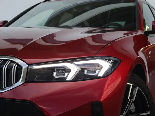 BMW 3 Serie Touring 330e 2025 Hybride Benzine 32