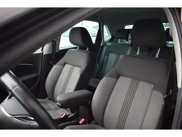 Volkswagen Polo 1.0 Comfortline Edition 2017 Benzine 10