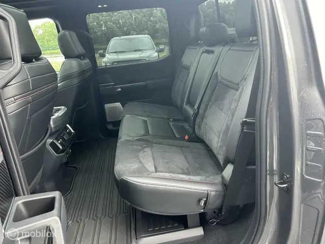 Ford F-150 USA Raptor R 2023 Benzine 21