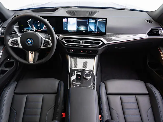 BMW 3 Serie Touring 330e xDrive 2025 Hybride Benzine 7