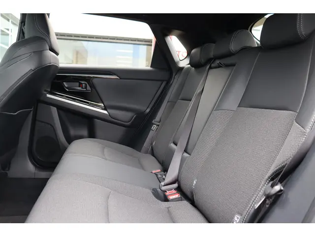 Toyota bZ4X Dynamic 71 kWh 2025 Elektrisch 33
