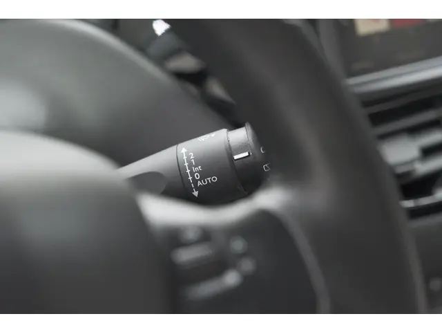 Peugeot 208 PureTech 82 Signature 2018 Benzine 32