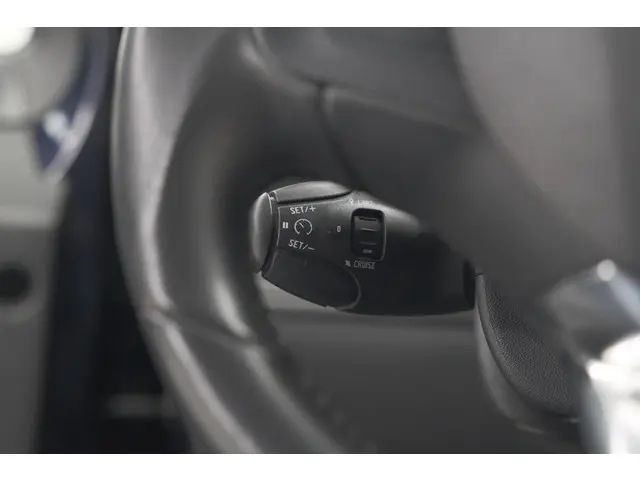 Peugeot 208 PureTech 82 Signature 2019 Benzine 35