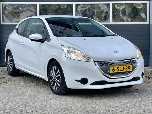 Peugeot 208 1.4 e-HDi Active 2013 Diesel 3