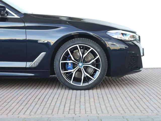 BMW 5 Serie 530e High Executive 2022 Hybride Benzine 5