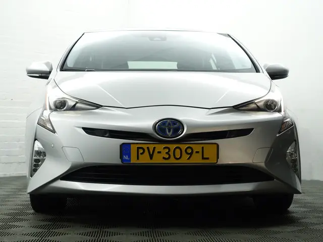 Toyota Prius 1.8 Dynamic+ Aut- 2017 Hybride Benzine 31