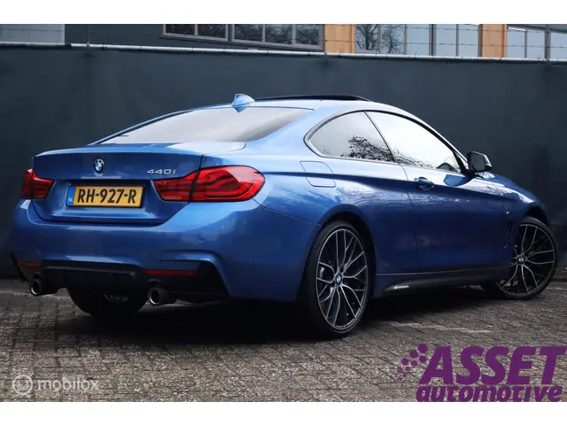 BMW 4 Serie Coupé 440i High Executive 2017 Benzine 2