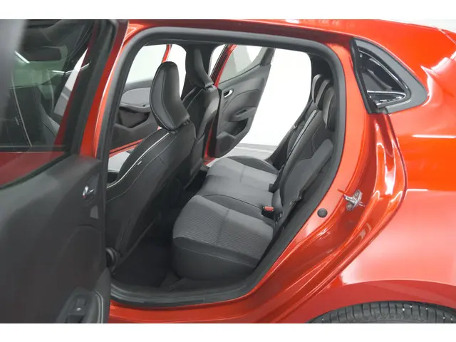 Renault Clio TCe 90 GPF techno 2025 Benzine 31