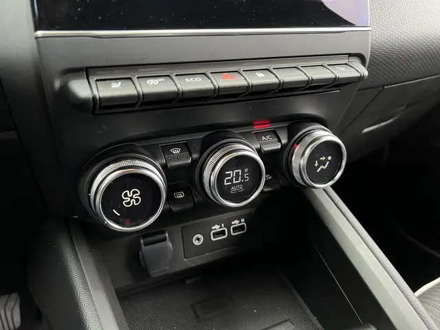 Mitsubishi Colt 1.0T MT First Edition 2024 Benzine 13