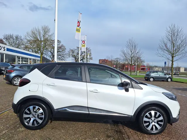 Renault Captur 0.9 TCe Zen TREKHAAK 2018 Benzine 7