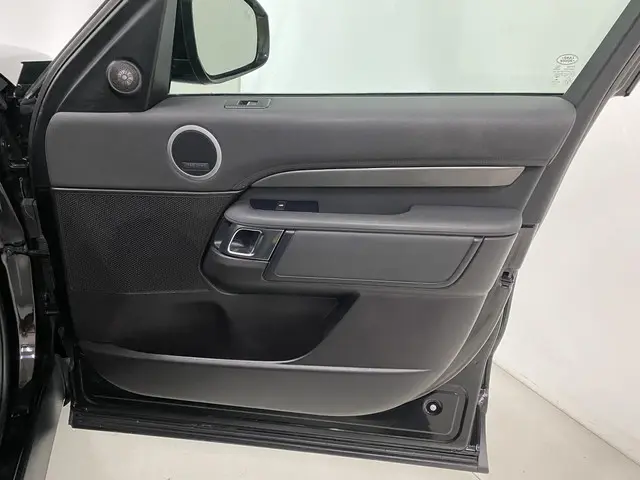 Land Rover Discovery 3.0 Td6 HSE VAN 2018 Diesel 42