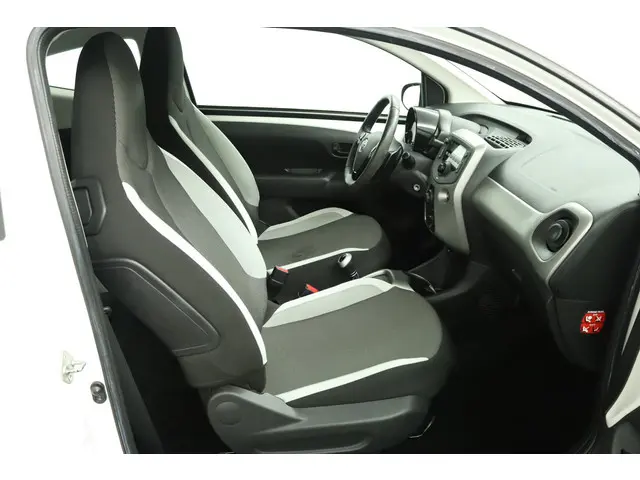 Toyota Aygo 1.0 VVT-i x-play 2014 Benzine 21