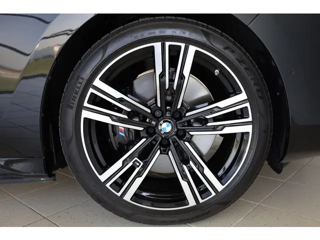 BMW i7 xDrive60 2025 Elektrisch 6