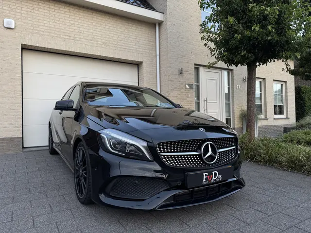 Mercedes-Benz A-Klasse 180 AMG Aut 2017 Benzine