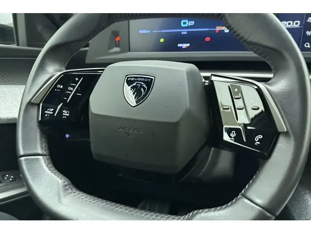 Peugeot 3008 1.2 Hybrid 145 Allure 2025 Hybride Benzine 19