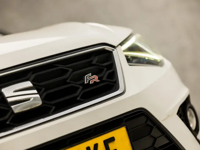 SEAT Arona 1.0 TSI FR Intense Sport 2019 Benzine 32