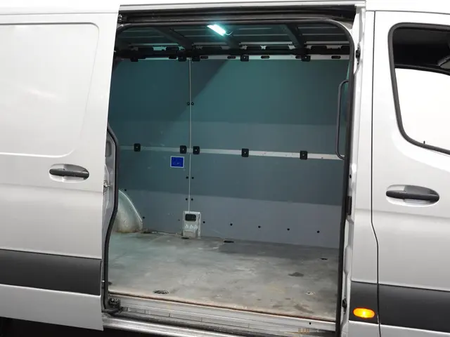 Mercedes-Benz Sprinter 140pk Automaat L2H1 2021 Diesel 39