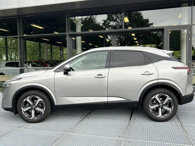 Nissan QASHQAI 1.3 MHEV Xtronic N-Connecta 2022 Benzine 13