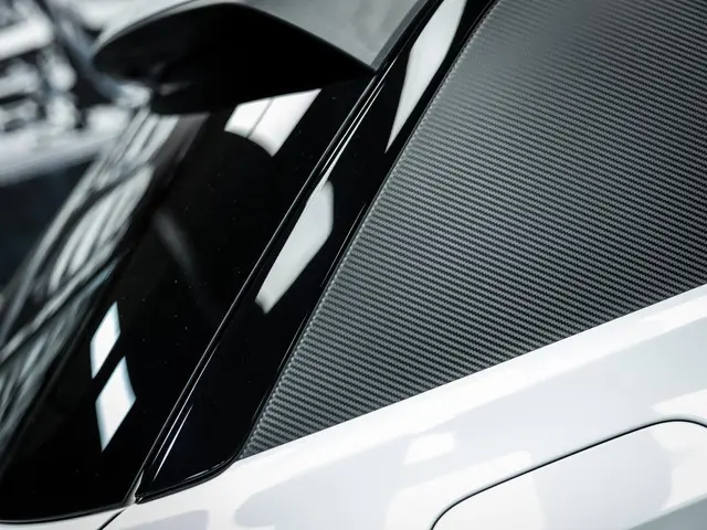 Volkswagen T-Roc 2.0 TSI 4Motion R 2024 Benzine 16