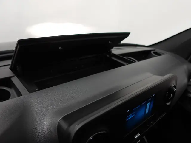 Mercedes-Benz Sprinter L2H2 2022 Diesel 36