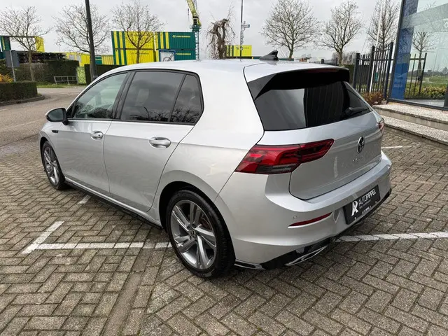 Volkswagen Golf 1.5 eTSI R-Line 2022 Benzine 7