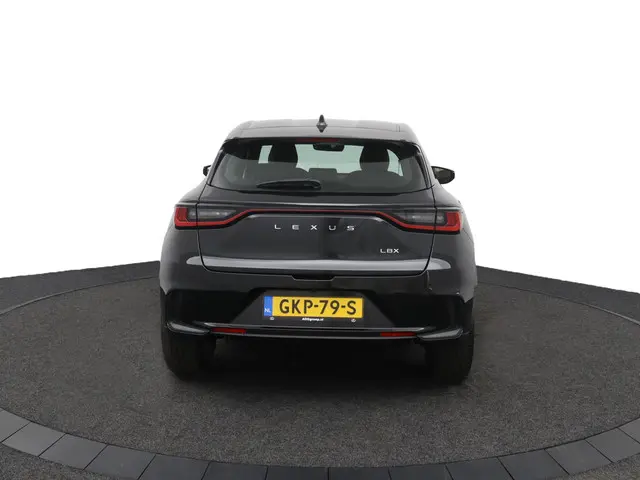 Lexus LBX 2WD 2024 Hybride Benzine 45
