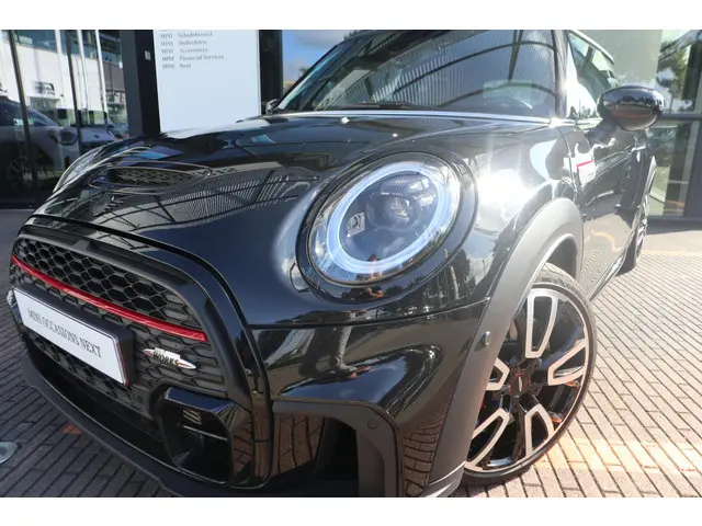 MINI 3-Deurs 2.0 John Cooper Works 2024 Benzine 8