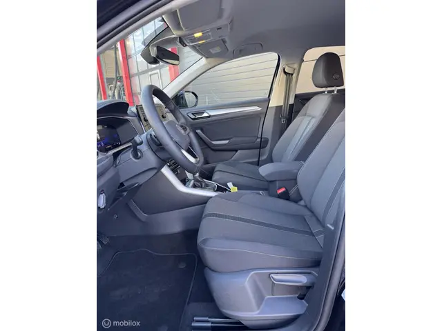 Volkswagen T-Roc 1.5 TSI Life Edition 2025 Benzine 10