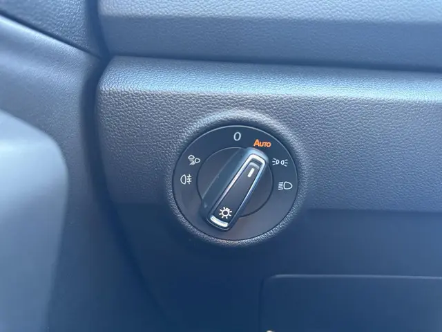 Volkswagen T-Roc 1.5 TSI R-Line 2024 Benzine 24