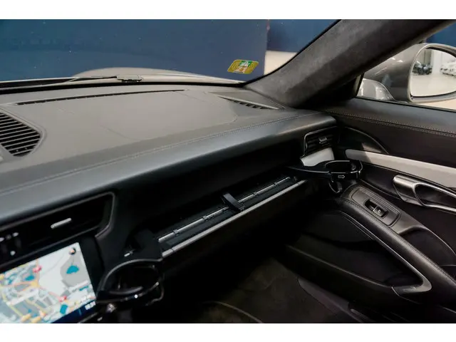 Porsche 911 3.8 Carrera S 2013 Benzine 27