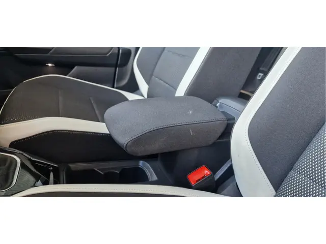 Volkswagen T-Roc 1.5 TSi 150pk Sport 2019 Benzine 22