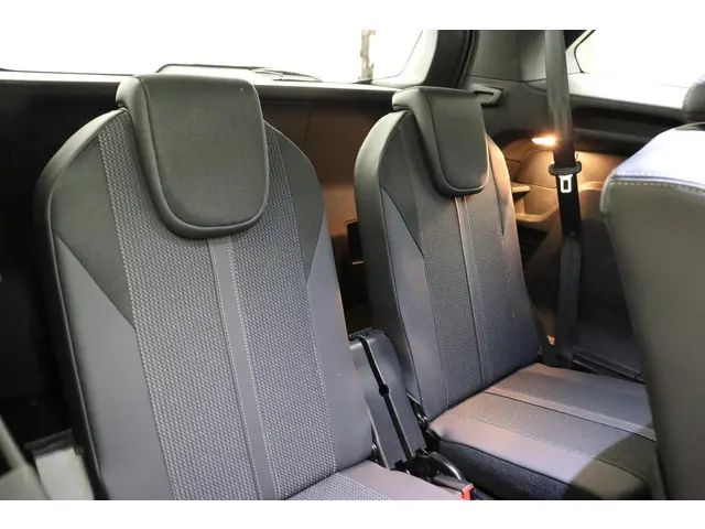 Peugeot 5008 1.2 Hybrid GT 2024 Benzine 14