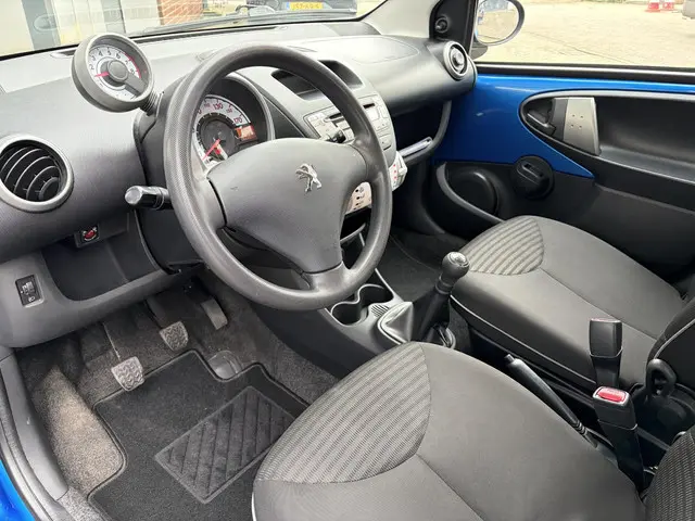 Peugeot 107 1.0 Active 2014 Benzine 10