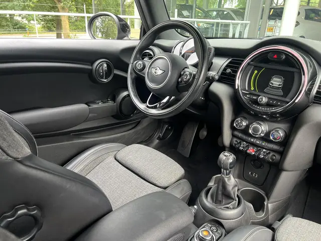 MINI Cooper Mini 1.5 Business 2017 Benzine 24