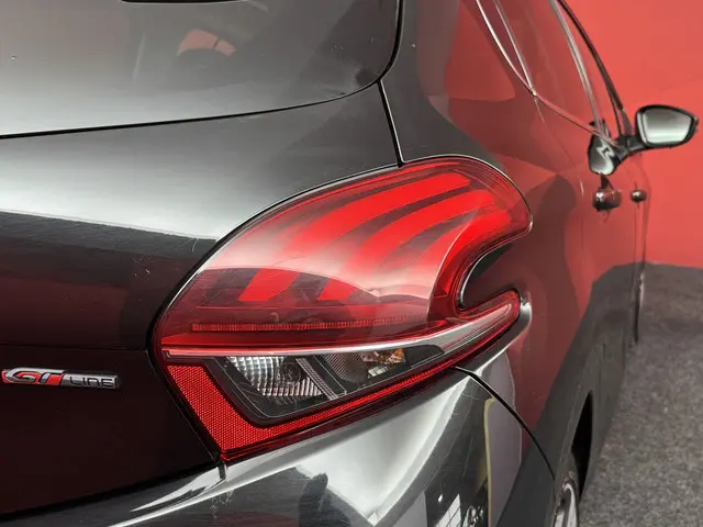 Peugeot 208 1.2 PureTech GT-line 2017 Benzine 21