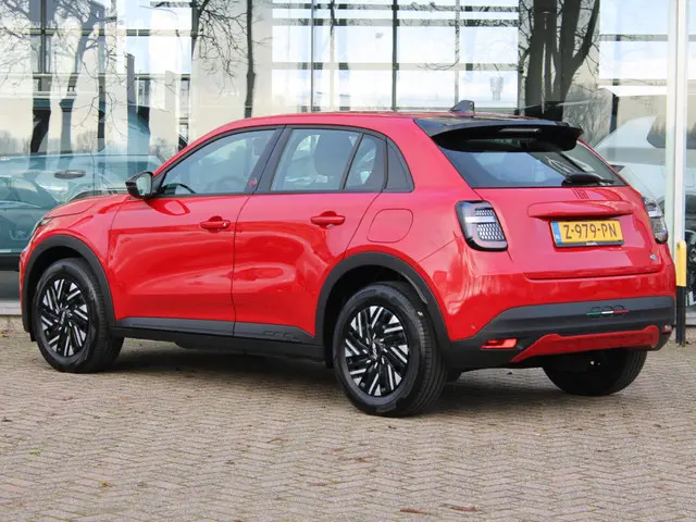 Fiat 600 600e RED 54 kWh 2024 Elektrisch 2